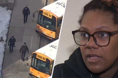 Madre de joven baleado en escuela de Wootton dice que su hijo se someterá a varias cirugías