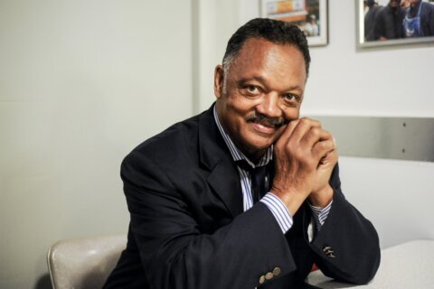 Muere el reverendo Jesse Jackson, ícono de derechos civiles y candidato presidencial en EEUU