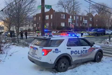 Tragedia familiar en DC: Hombre mata a su pareja, dispara a una niña y se quita la vida