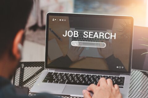 Reporte de empleo da señal positiva, pero revela que 2025 fue más débil de lo previsto