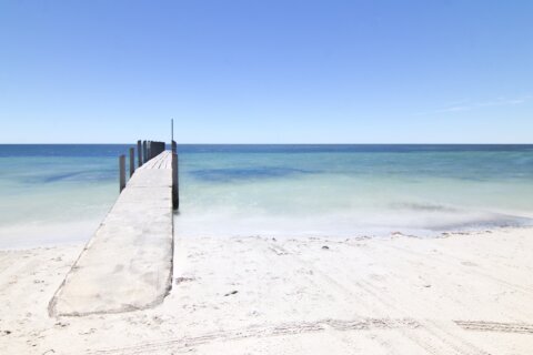 Adolescente nada por horas para rescatar a madre y dos hermanos que fueron arrastrado por el mar