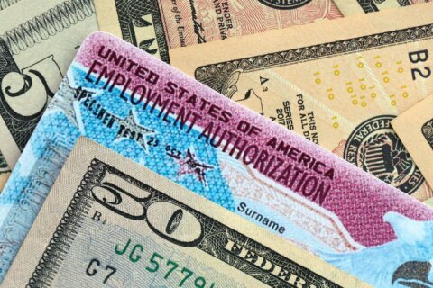 DHS propone eliminar los permisos de trabajo para solicitantes de asilo