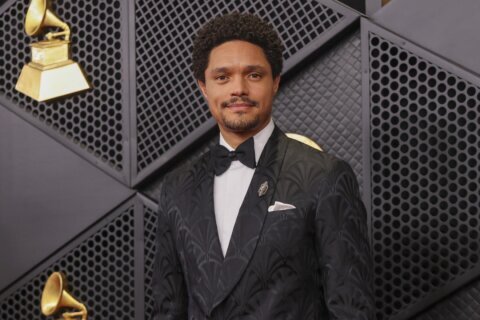 Trump amenaza con denunciar al presentador de los Grammy