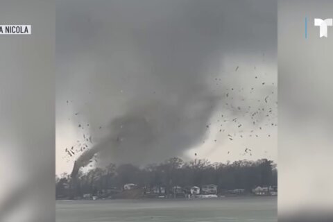 Autoridades evalúan daños tras presuntos tornados que dejaron 6 muertos en Michigan y Oklahoma