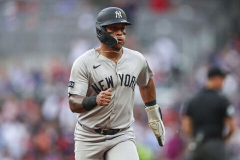 Nationals trade minor league pitcher Sean Paul Liñan to the Yankees for infielder Jorbit Vivas