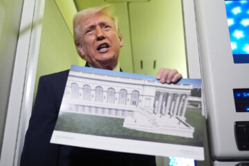 VIDEO: Trump shows off plans for new $400 million White House ballroom
