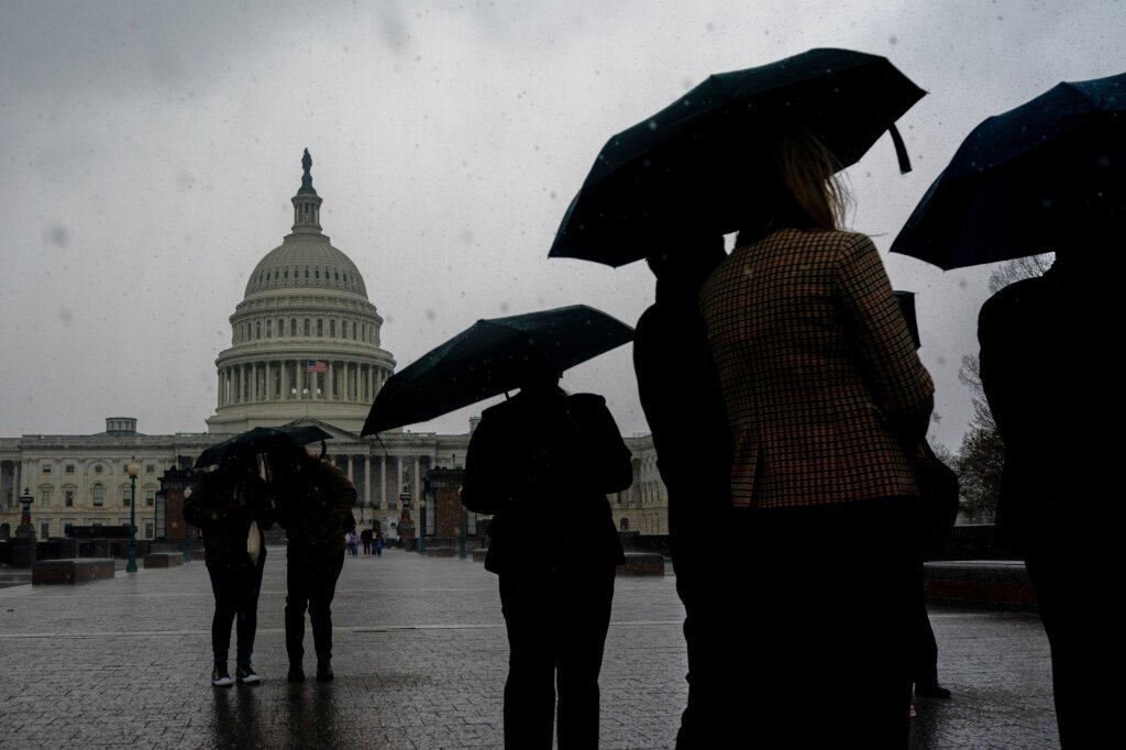 Steamy Saturday brings showers, thunderstorm chances to the DC area