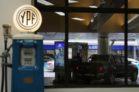 US appeals court pauses investors’ efforts to trace Argentine assets in YPF case