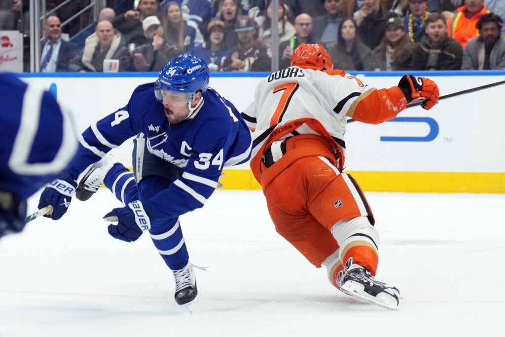 Maple Leafs star Auston Matthews leaves after knee-on-knee hit from Ducks’ Radko Gudas