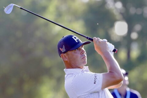 Gary Woodland surges to a 3-shot lead at the Houston Open, shortly after revealing PTSD diagnosis
