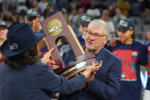 Geno Auriemma taking an undefeated UConn team to Final Four for 9th time