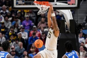 Lendeborg scores 25, and Midwest’s top-seeded Michigan rolls to a 95-72 win over Saint Louis