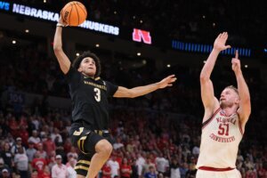 Nearly the greatest buzzer-beater ever? Half-court heave from Vanderbilt’s Tyler Tanner rims out