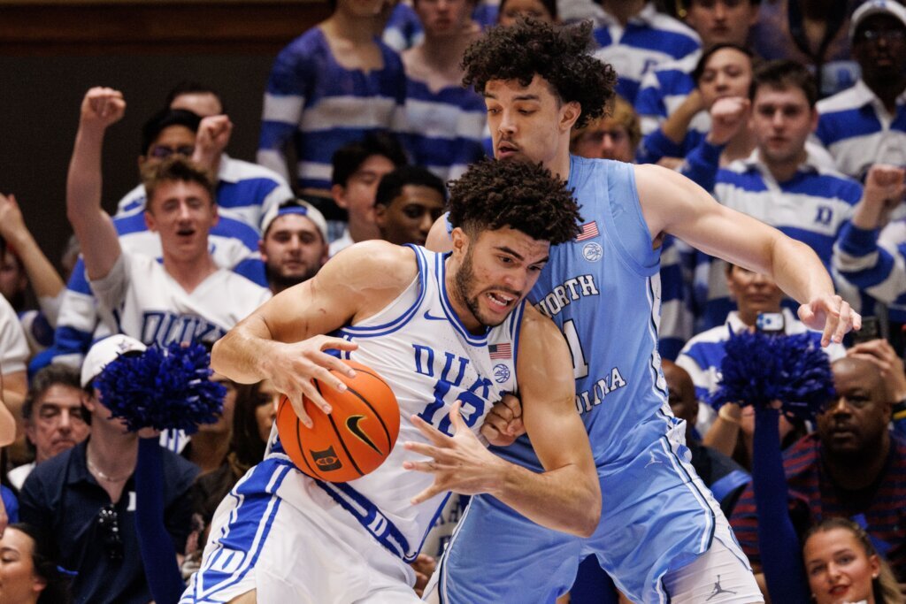 Boozer, No. 1 Duke take over after halftime to beat 17th-ranked rival North Carolina 76-61