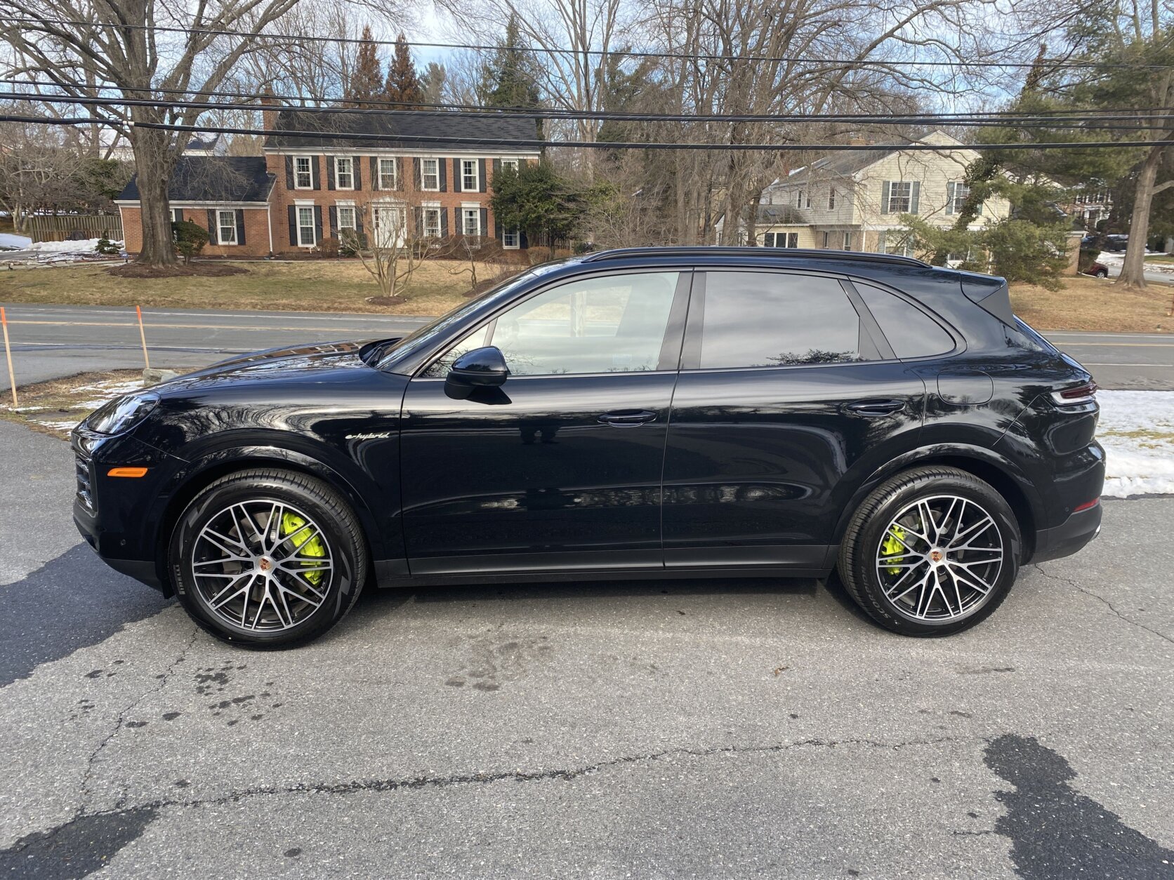 Porsche Cayenne E-Hybrid side profile