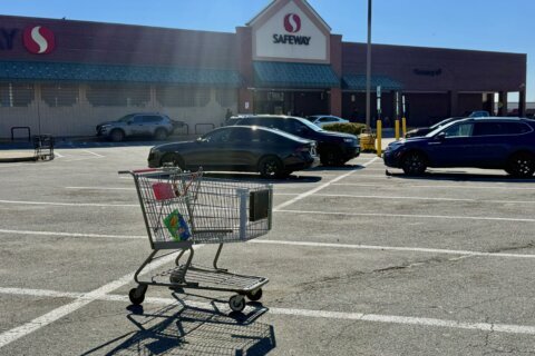 Safeway says so long to their Hechinger Mall location
