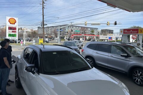 Are gas prices prompting DC-area drivers to spend less time on the road?