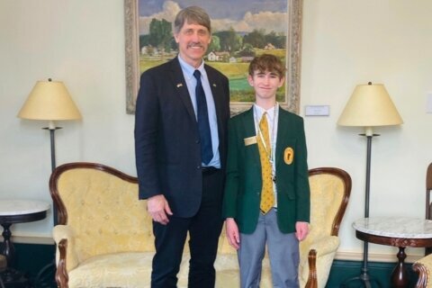 A 14-year-old running for governor is the first teen to get on Vermont’s general election ballot