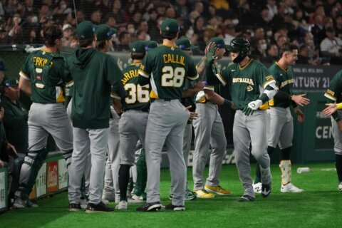 Australia beats the Czech Republic 5-1 to stay undefeated in the World Baseball Classic