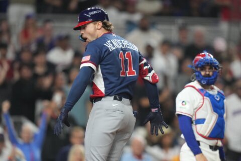 U.S. beats Dominican Republic 2-1 to reach third straight WBC title game
