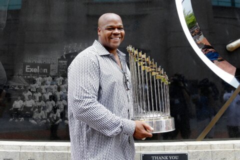 Hall of Famer Frank Thomas files lawsuit seeking damages against White Sox, Fanatics, Nike