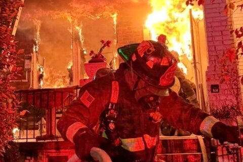 2 DC fires force more than a dozen from their homes, 2 firefighters injured