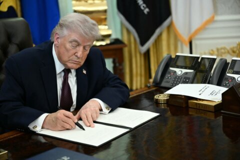 Por decreto, Trump ordena la creación de un registro nacional de votantes