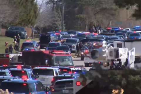 Confirman muerte de atacante armado en sinagoga de Michigan