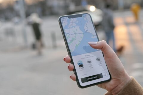 Uber expande en todo EEUU su función para que mujeres viajen con conductoras
