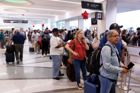 El ausentismo en TSA se disparó el fin de semana durante el cierre parcial del gobierno