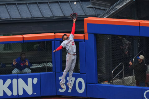 Mets tumble to 17th loss in 20 games, Nationals win 5-4 on Abrams’ go-ahead, 2-run homer in 8th