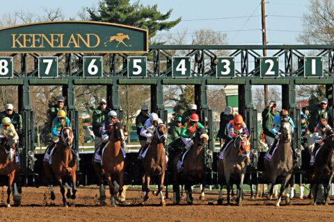 So Happy wins Santa Anita Derby, giving 60-year-old jockey Mike Smith a shot at Kentucky Derby