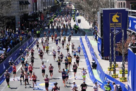 And they’re off: Fastest Boston Marathon field ever has wind at its back as it starts the race