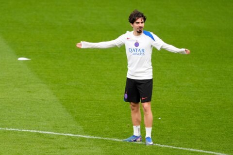 Goals galore as PSG beats Bayern Munich 5-4 in record-setting Champions League semifinal 1st leg