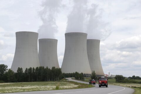 Czech power company ČEZ signs deal with Rolls-Royce SMR to prepare for first small nuclear reactor
