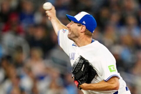 Blue Jays RHP Max Scherzer leaves start against Dodgers after two innings