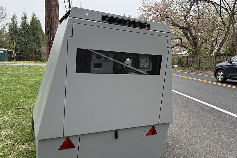 Large prismatic speed camera