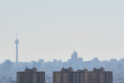 Pakistan forges ahead with diplomatic efforts to bring Iran and US together for talks