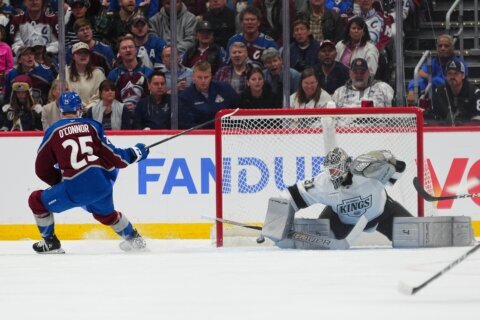 Wedgewood sharp in net, O’Connor scores 1st goal in more than a year as Avs beat Kings 2-1 in Game 1
