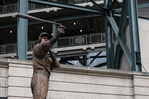 Ichiro Suzuki’s statue unveiling has a mishap as bat snaps during ceremony