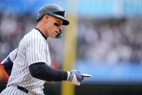 Aaron Judge’s 2-run homer in 1st inning leads Yankees over Marlins 8-2 in home opener for 6-1 start