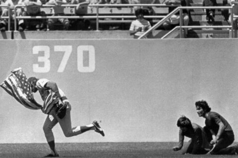 Dodgers honor Rick Monday’s dramatic 1976 flag rescue on its 50th anniversary
