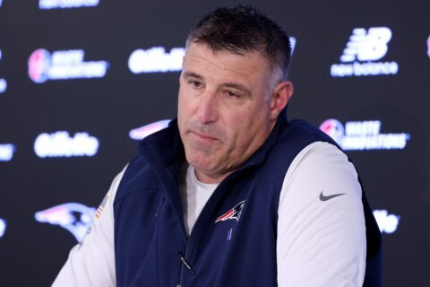 Mike Vrabel says he’s had ‘difficult conversations’ after publication of photos with NFL reporter