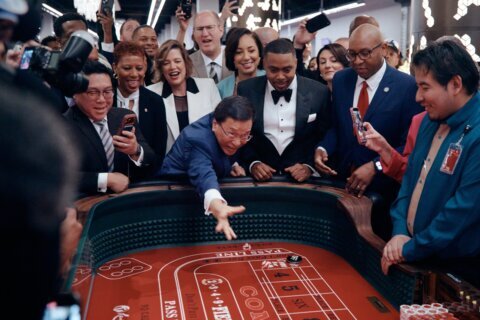 New York City’s first full casino with live table games opens