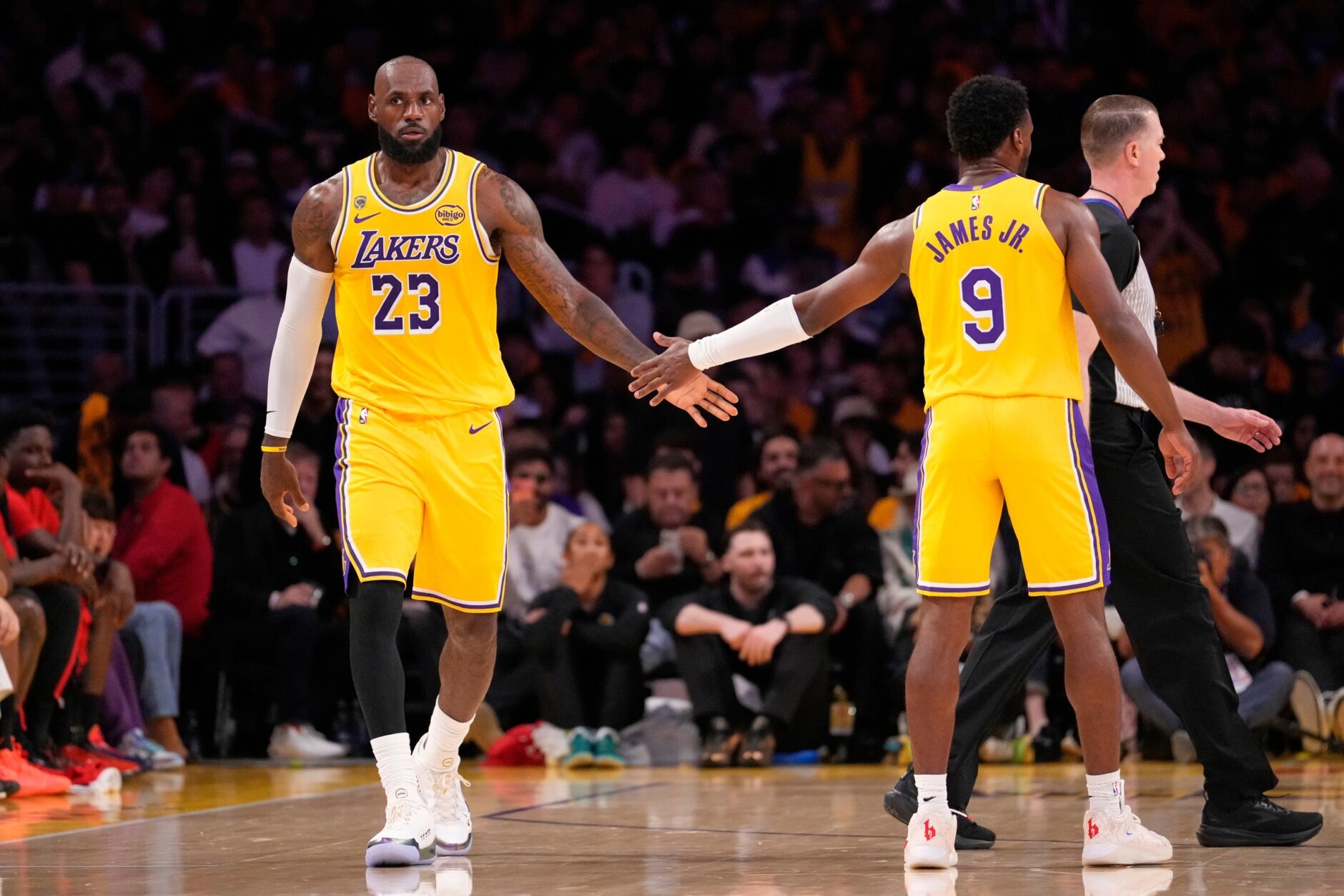 Rockets Lakers Basketball