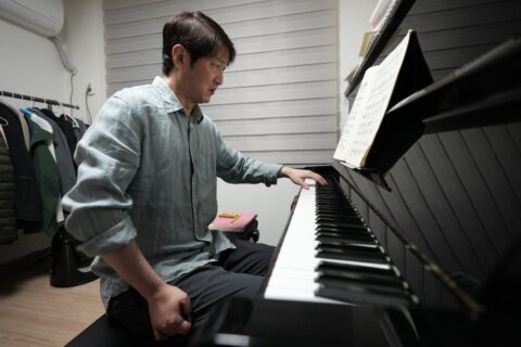 After a  paralyzing stroke, a South Korean pianist recreates himself as a one-handed performer