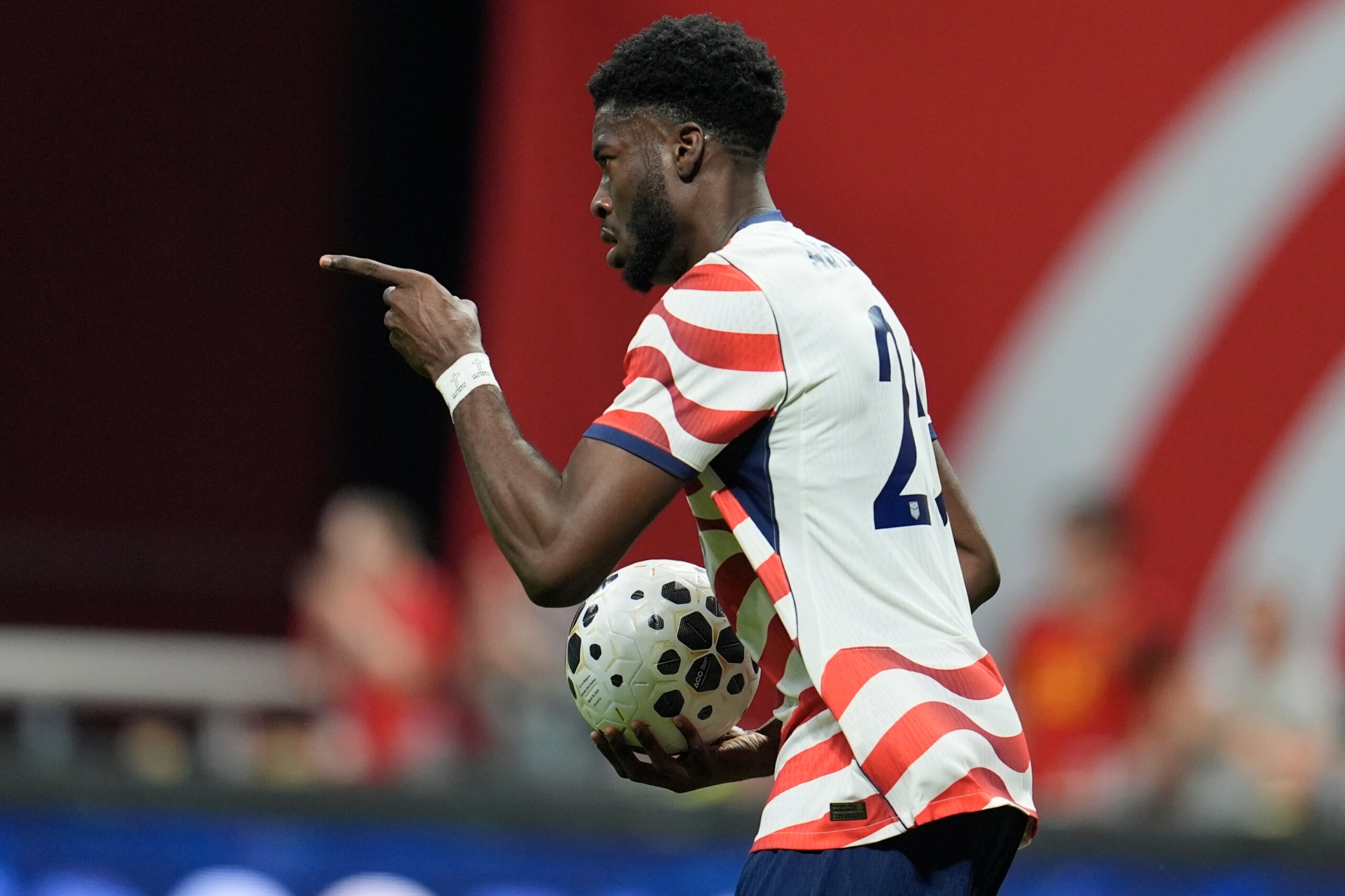 Lesão no tendão de Aquiles acaba com as esperanças do atacante norte-americano Patrick Agyemang na Copa do Mundo – WTOP News