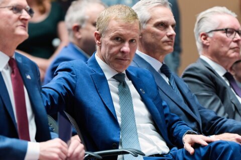 United Airlines CEO Scott Kirby says a tie-up with American Airlines would be good for travelers