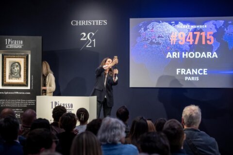 ¡Se lleva tremenda sorpresa! Hombre gana cuadro de Picasso con boleto de $117 en una rifa