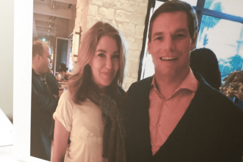 “Pensé que había muerto”: mujer dice que Eric Swalwell la drogó, estranguló y violó